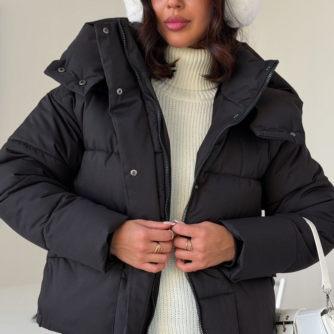 Куртка женская зимняя короткая дутая пуховик зефирка оверсайз черная Куртка женская зимняя короткая дутая пуховик зефирка оверсайз черная