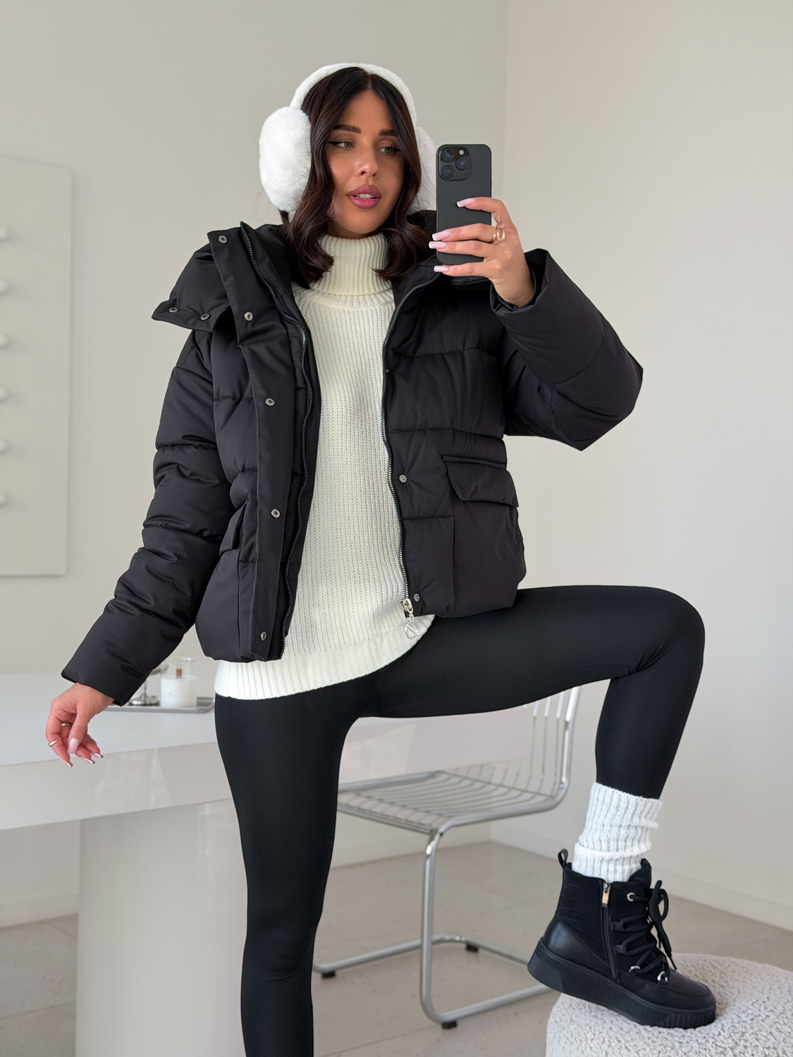 Куртка женская зимняя короткая дутая пуховик зефирка оверсайз черная Куртка женская зимняя короткая дутая пуховик зефирка оверсайз черная