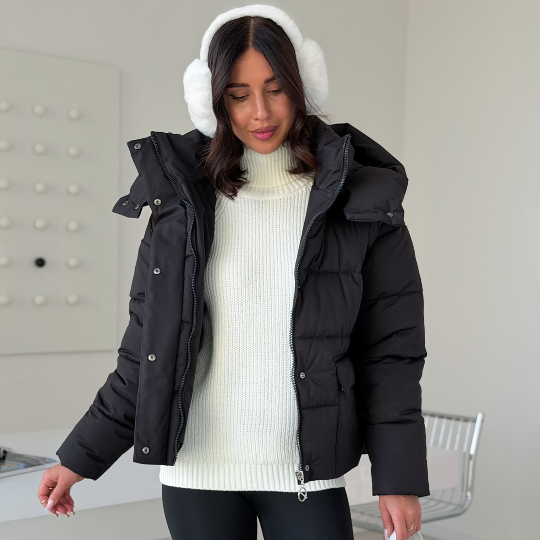 Куртка женская зимняя короткая дутая пуховик зефирка оверсайз черная Куртка женская зимняя короткая дутая пуховик зефирка оверсайз черная