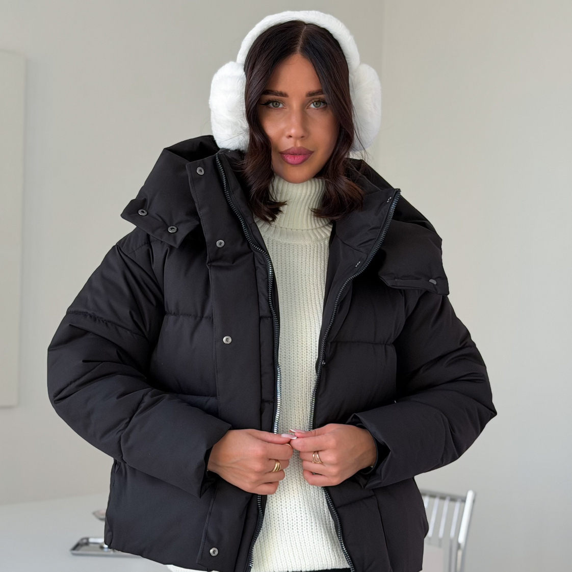 Куртка женская зимняя короткая дутая пуховик зефирка оверсайз черная Куртка женская зимняя короткая дутая пуховик зефирка оверсайз черная